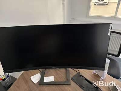 Datorskärmar 2 st, Voxicon och Philips, samt tangentbord