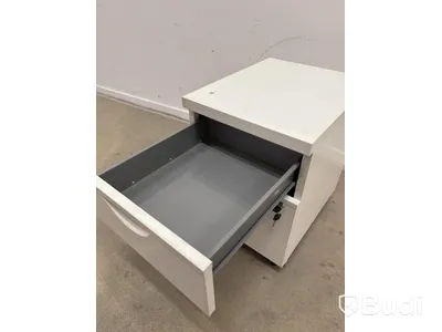 Storage cabinet on wheels
