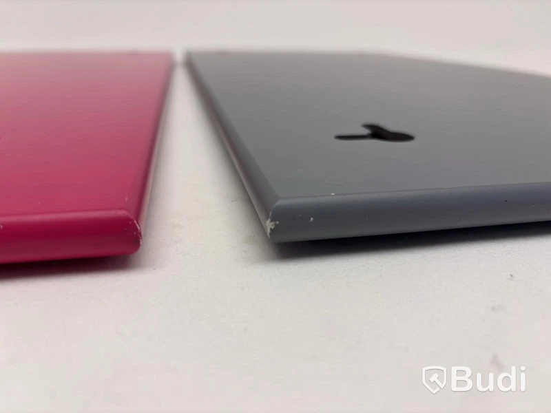 2 mirrors, different colours and sizes