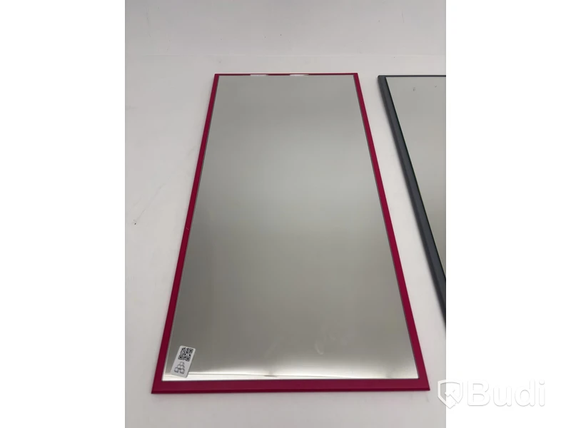 2 mirrors, different colours and sizes