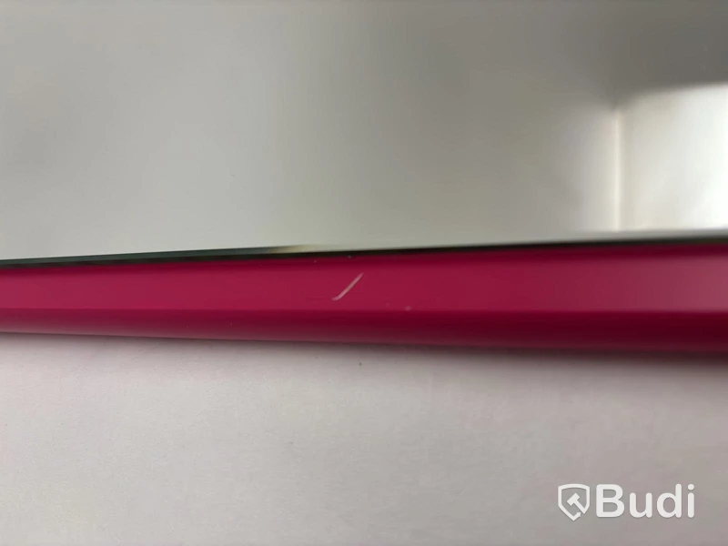 2 mirrors, different colours and sizes