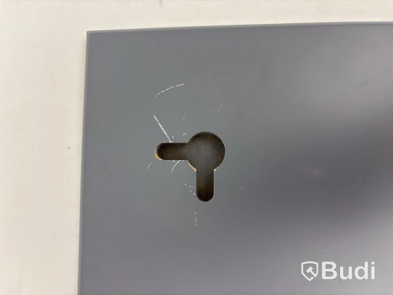 2 mirrors, different colours and sizes