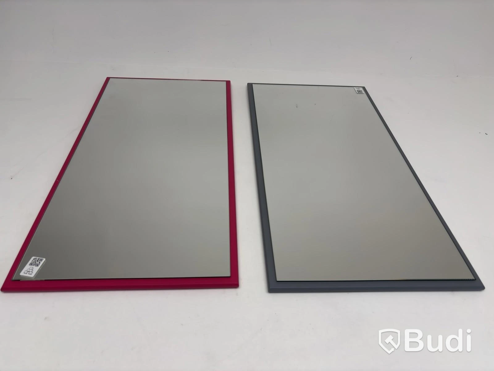 2 mirrors, different colours and sizes