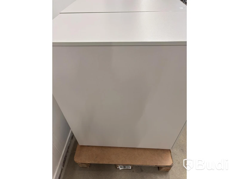 2 Filing Cabinets