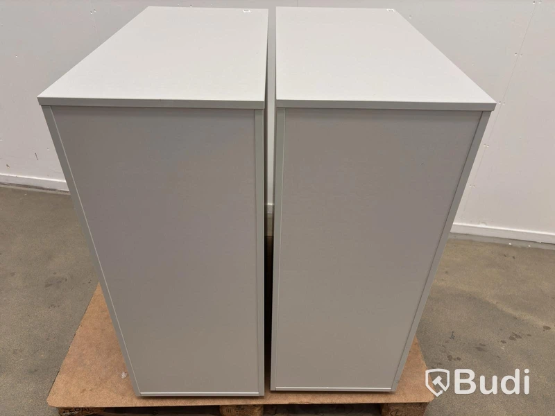 2 Filing Cabinets