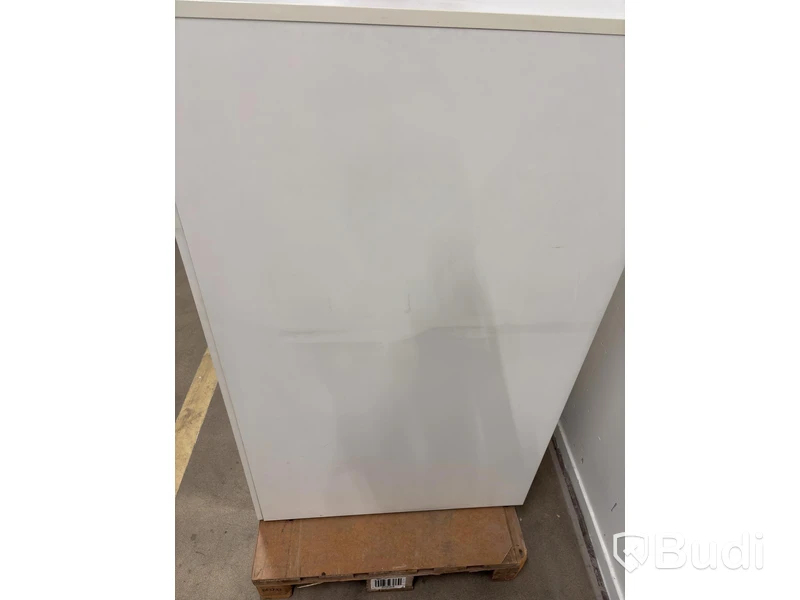 2 filing cabinets