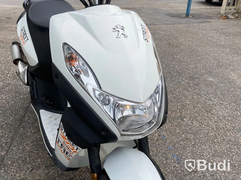 Moped Peugeot Streetzone, 2017