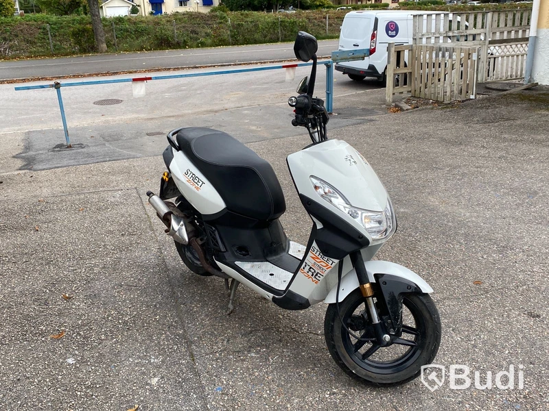 Moped Peugeot Streetzone, 2017