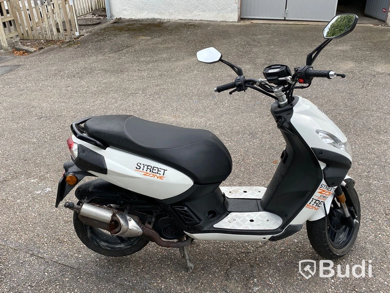 Moped Peugeot Streetzone, 2017