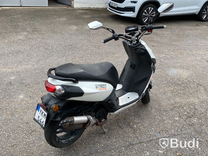 Moped Peugeot Streetzone, 2017