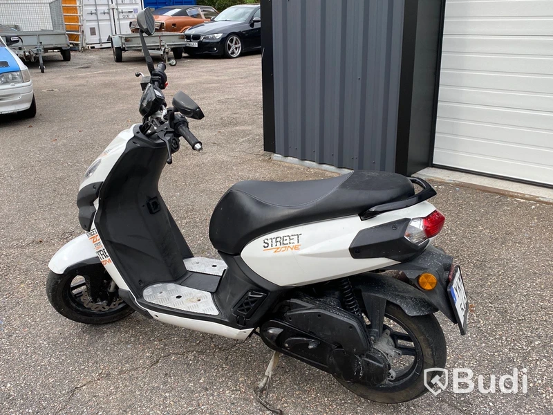 Moped Peugeot Streetzone, 2017