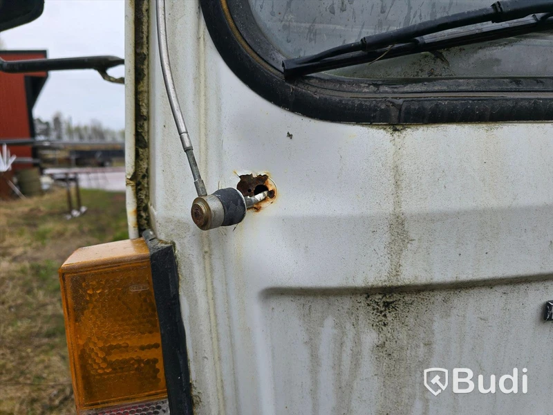 Lastbil med skyllift | Volvo F408 | 1985  Mätarställning (km): 348758