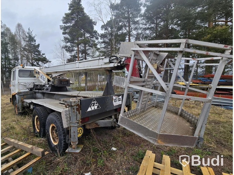 Lastbil med skyllift | Volvo F408 | 1985  Mätarställning (km): 348758