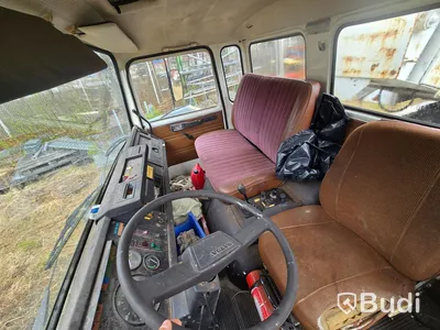 Lastbil med skyllift | Volvo F408 | 1985  Mätarställning (km): 348758