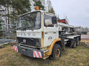 Lastbil med skyllift | Volvo F408 | 1985  Mätarställning (km): 348758
