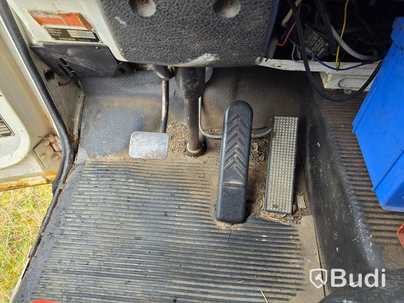 Lastbil med skyllift | Volvo F408 | 1985  Mätarställning (km): 348758