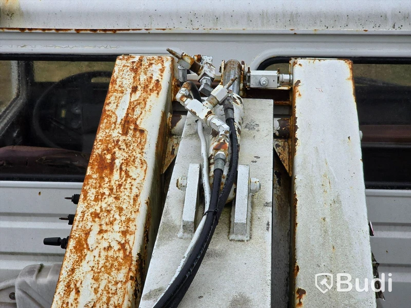 Lastbil med skyllift | Volvo F408 | 1985  Mätarställning (km): 348758