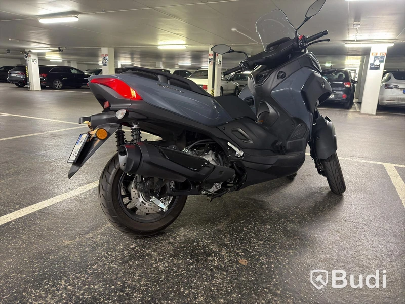Yamaha Tricity 300 motorcycle, 2025, 1,740 km