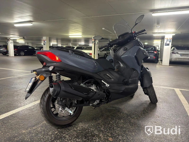 Yamaha Tricity 300 motorcycle, 2025, 1,740 km