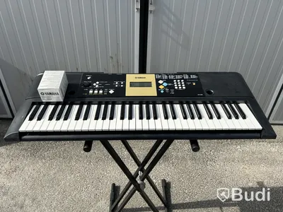 Yamaha YPT-220 Keyboard