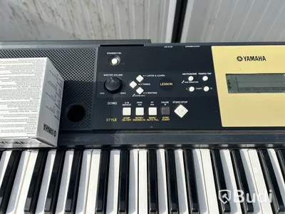 Yamaha YPT-220 Keyboard