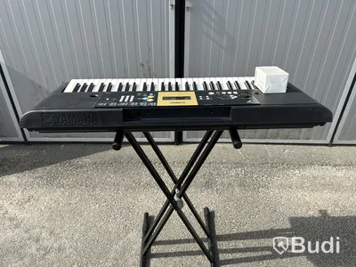 Yamaha YPT-220 Keyboard