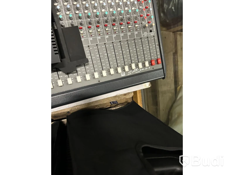 SILK Series 24-2-1 Mixing Console