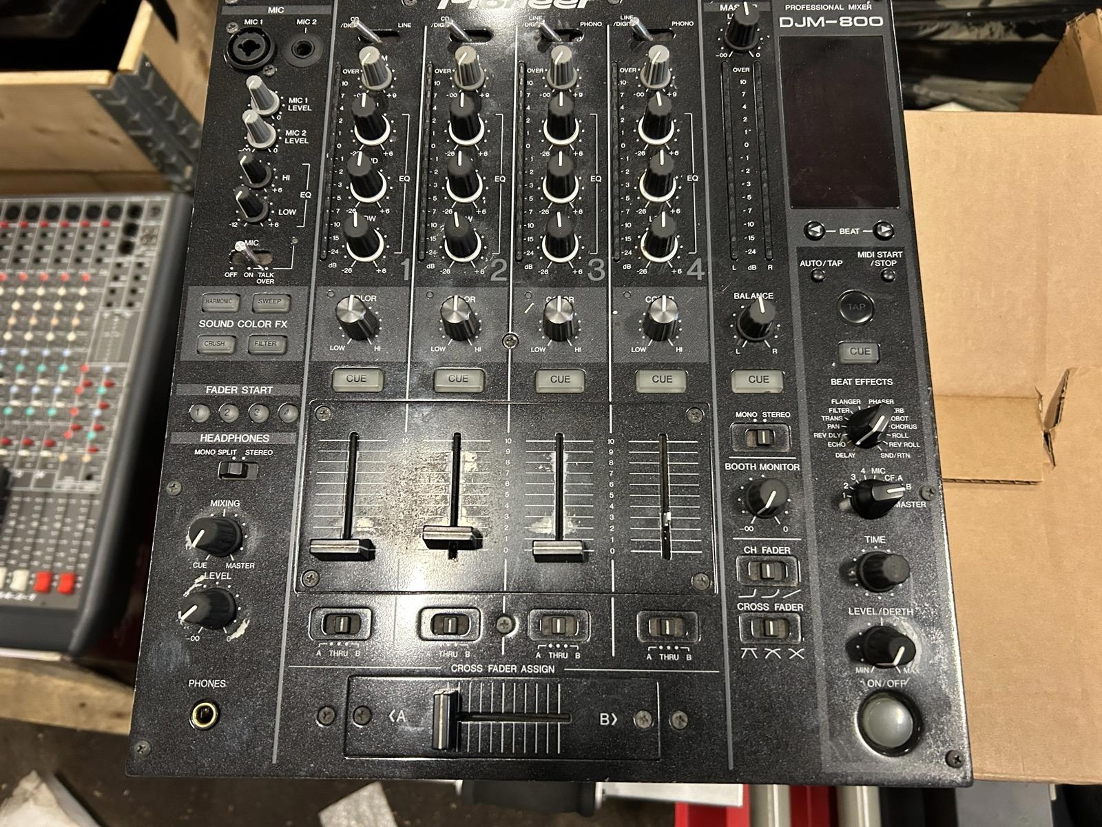 Pioneer DJM-800 DJ Mixer