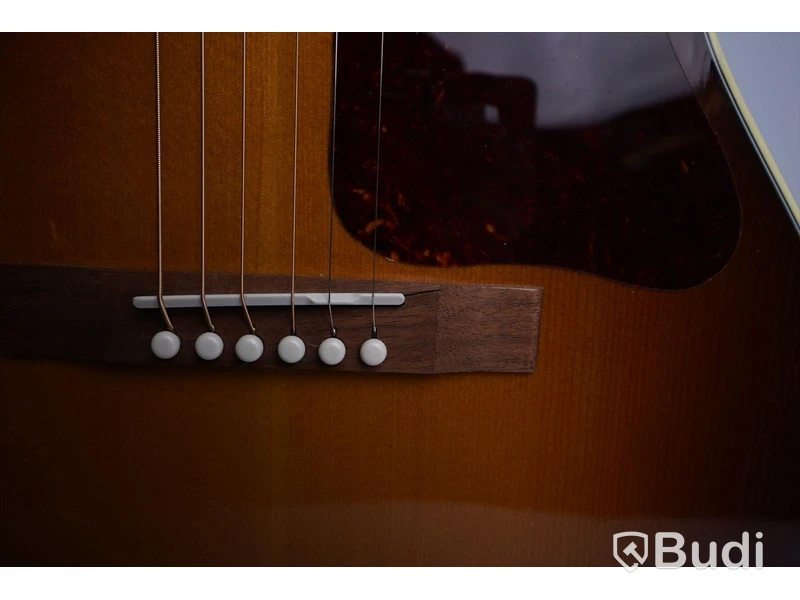 Gibson L-00 Studio akustisk gitarr. OBS Spricka i stallet (se bild)