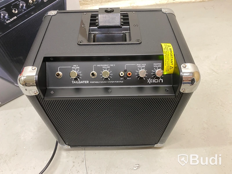Mobil högtalare med mikrofoningåg ION Tailgater och Apple 30-pin docka.