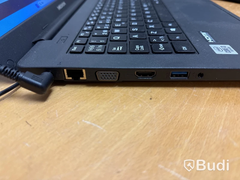Laptop Medion med extra skärm m.m.