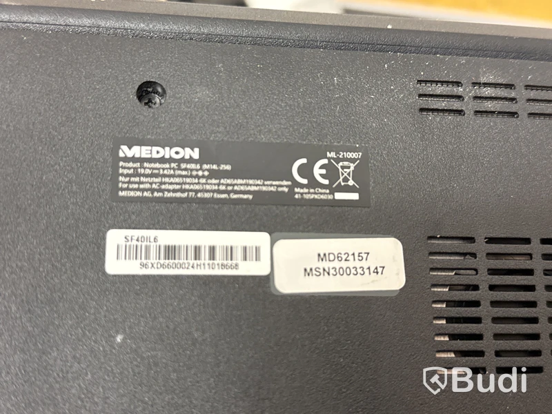 Laptop Medion med extra skärm m.m.