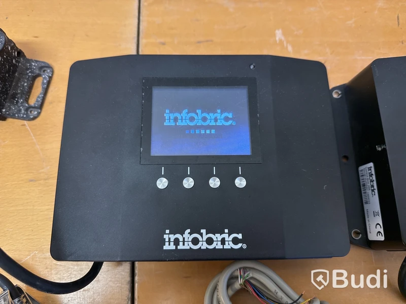 2 st Infobric Control Box med tillbehör.