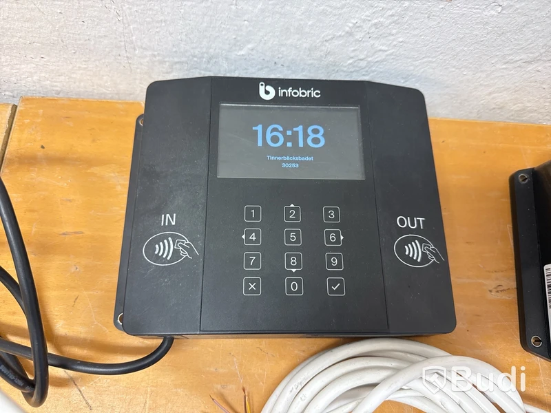 2 st Infobric Control Box med tillbehör.