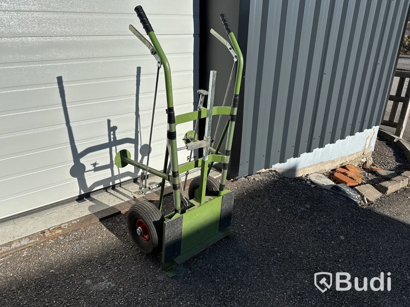 Transportvagn med inbyggd domkraft