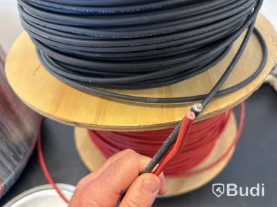 Kabel för solpaneler m.m.