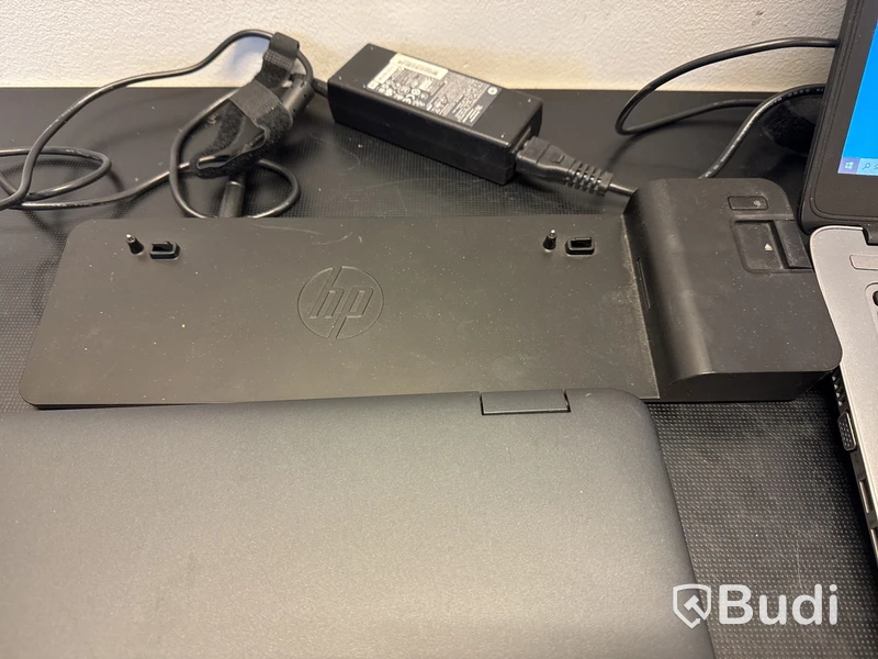 2 st HP Laptop med dockningsstationer