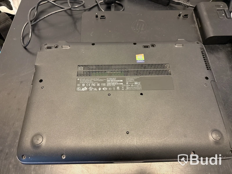 2 st HP Laptop med dockningsstationer