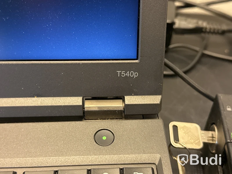 2 st Lenovo ThinkPad med dockningsstationer
