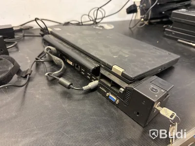 2 st Lenovo ThinkPad med dockningsstationer