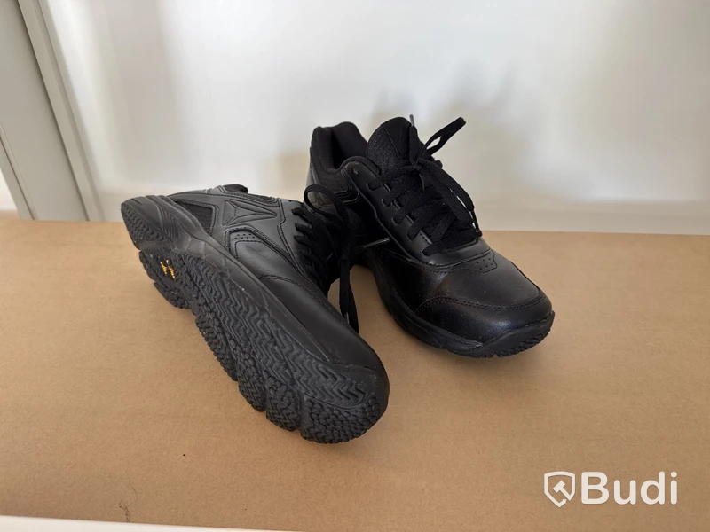 Arbetsskor Reebok strl. 38/39