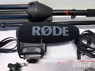 Röde mikrofon med stativ