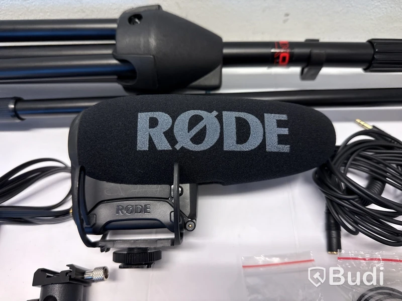 Röde mikrofon med stativ