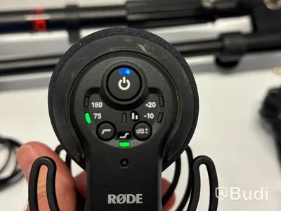 Röde mikrofon med stativ