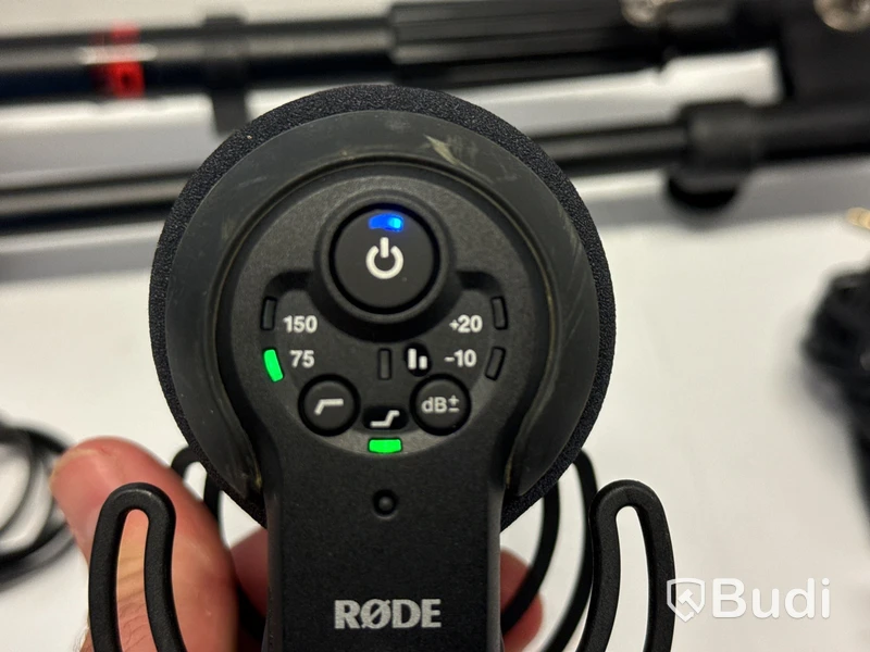 Röde mikrofon med stativ
