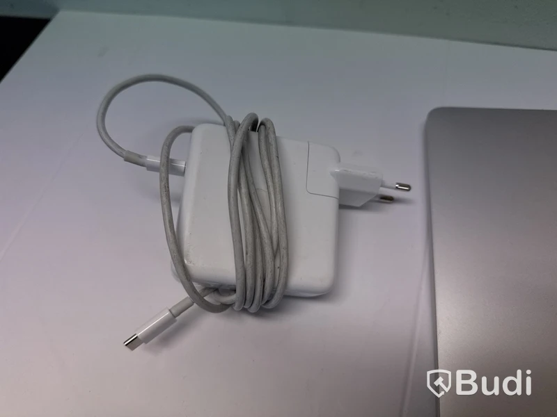 MacBook Pro M2 -2022