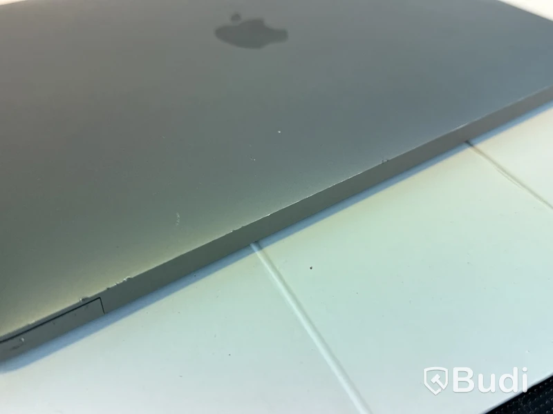 MacBook Air M1 8GB