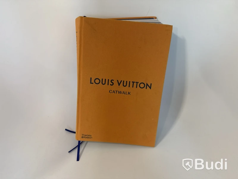 Bok Louis Vuitton Catwalk