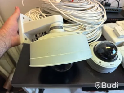 Övervakningskameror, batteri backup m.m.