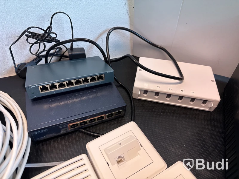 Övervakningskameror, batteri backup m.m.